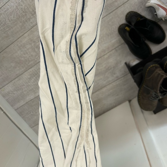 Universal Thread Black and White Jumpsuit with Relaxed Fit - Picture 4 of 4